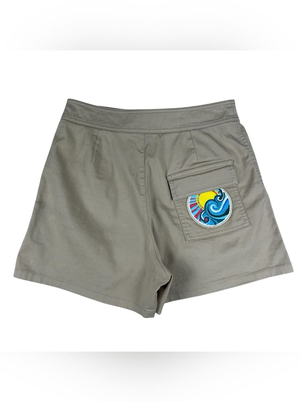 Red Valentino Garavani Embroidered Patch Khaki Shorts Size US 4 Preppy Resort - Picture 7 of 14